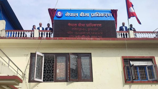 औद्योगिक नगरी पर्सामा बीमाप्रतिको आकर्षण कम