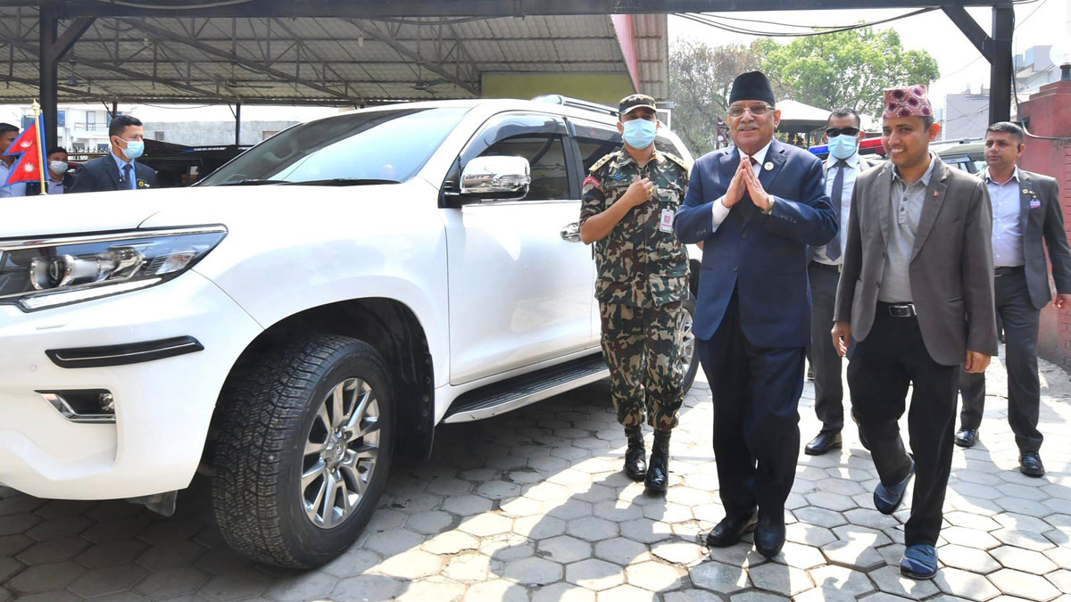 ओली भेट्न बालकोट पुगे प्रधानमन्त्री प्रचण्ड, कांग्रेस सभापति देउवा र सभामुख घिमिरे