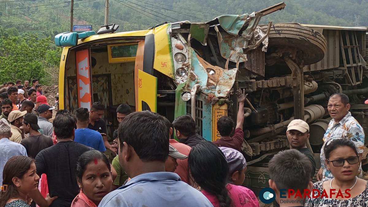 गल्छीमा भारतीय बस दुर्घटना, राजमार्ग अवरुद्ध