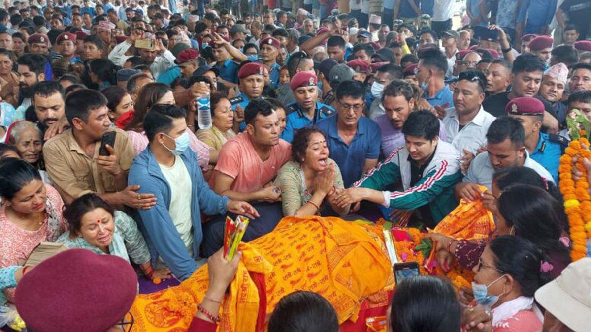 श्रद्धाञ्जलीका लागि सुदूरपश्चिमका मन्त्री सिंहको पार्थिव शरीर धनगढी रंगशालामा