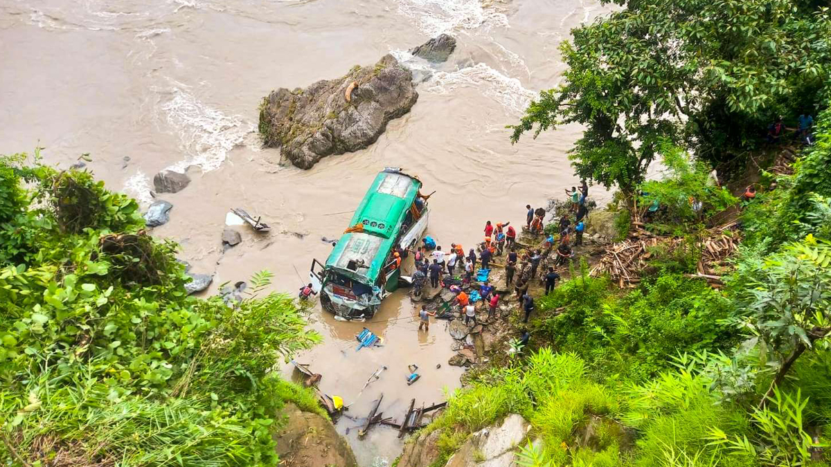 तीव्र गतिकै कारण बस त्रिशूलीमा खस्यो : प्रहरी