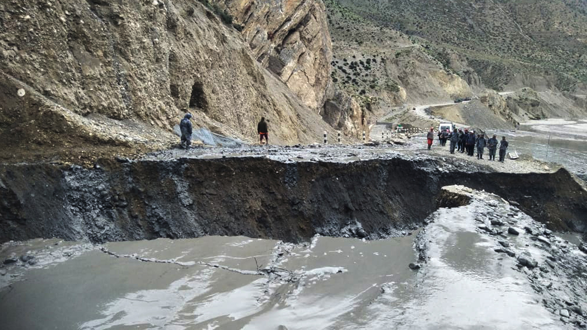 अवरूद्ध जोमसोम-मुक्तिनाथ सडक सञ्चालनमा