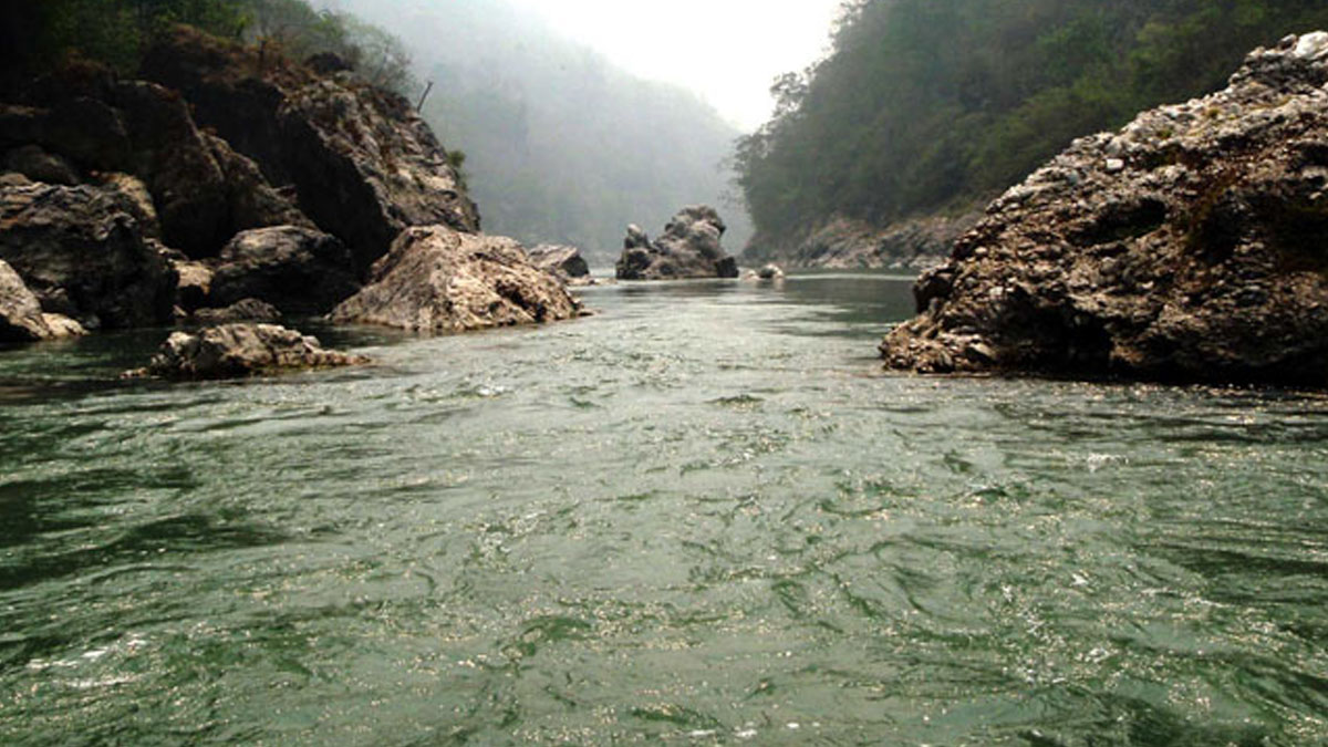 मुख धुने क्रममा त्रिशूलीमा खसेर दुई जना बेपत्ता