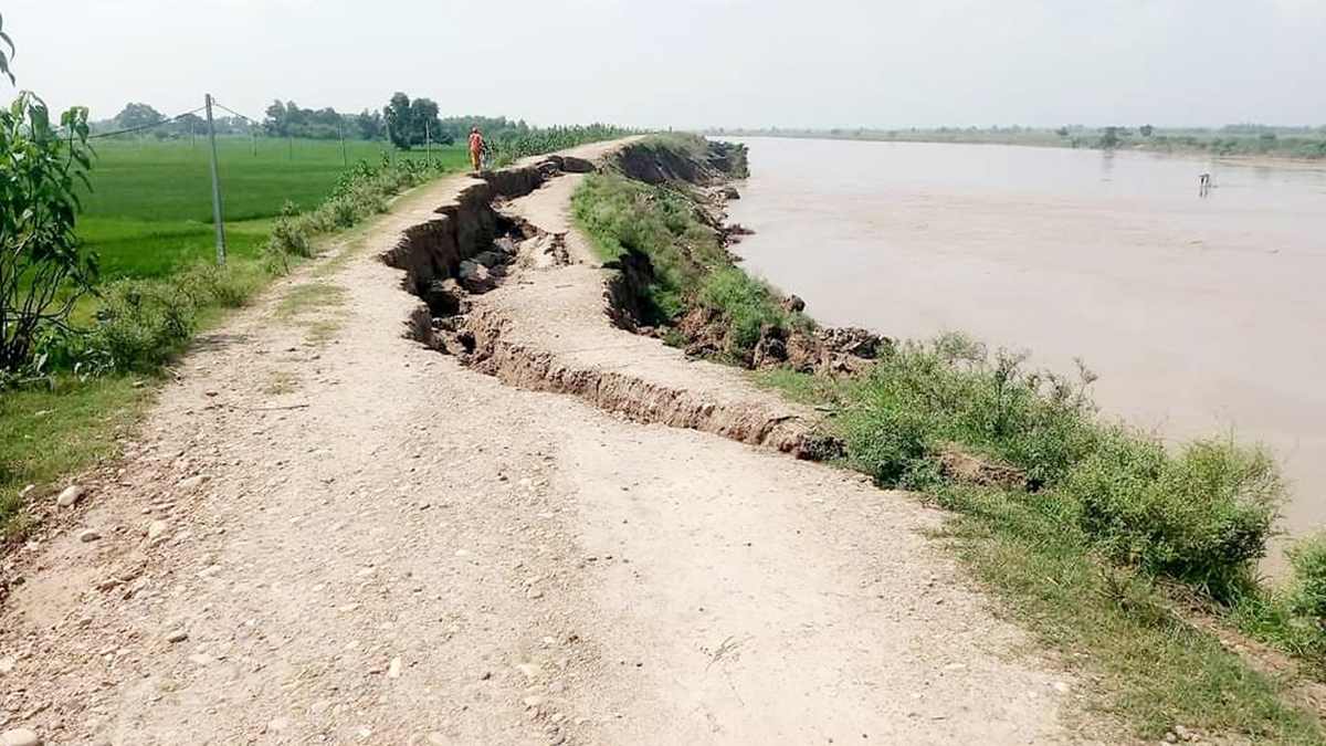 राप्ती तटीय क्षेत्रका बासिन्दा सधैं बाढीको त्रासमा