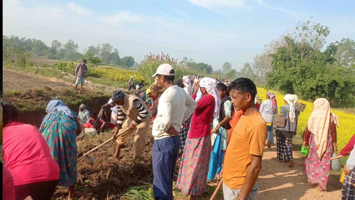 ११ किलोमिटर लामो नहर सफा गर्न जुटे करिब एक हजार किसान