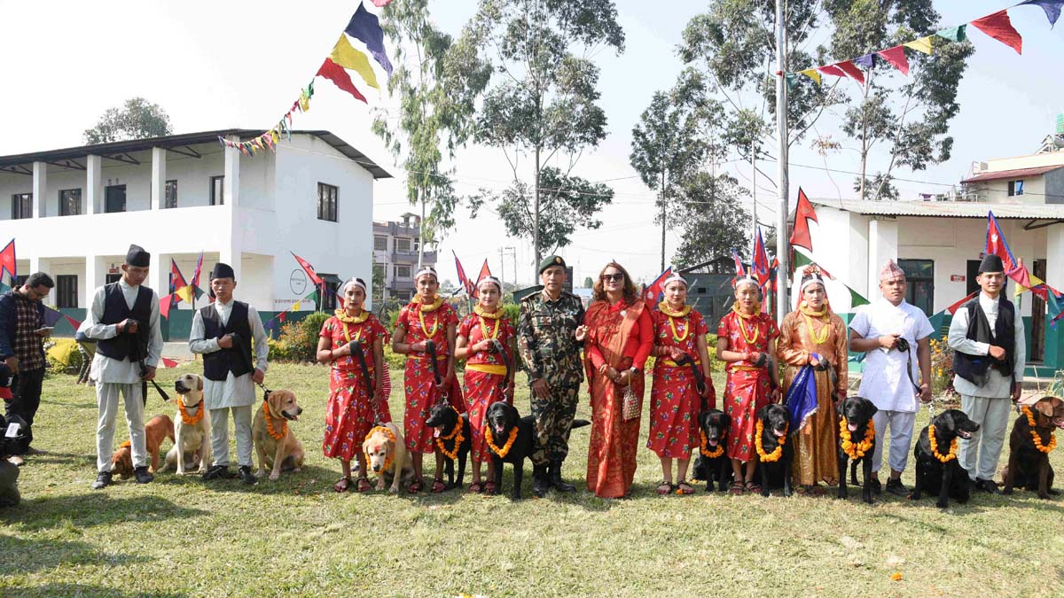 सेनाको भैरव वाहन गुल्ममा मनाइयो कुकुर तिहार (तस्बिरहरू)