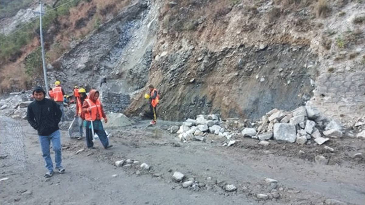 १६६१ वडाका केन्द्रबाट बस्तीसम्म अझै पुगेन यातायात सञ्जाल