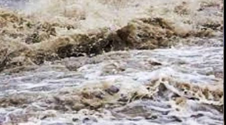 सेती नदीमा बाढी : ६० परिवार सुरक्षित स्थानमा सारियाे