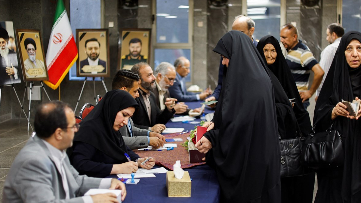 इरानमा राष्ट्रपतीय निर्वाचनका लागि मतदान सुरू