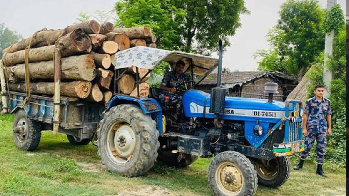 धनुषामा काठसहित ट्याक्टर नियन्त्रण