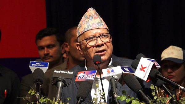 पुरानो सरकार कहिले बिदा हुन्छ यत्तिकै भन्न सकिँदैन : माधव नेपाल