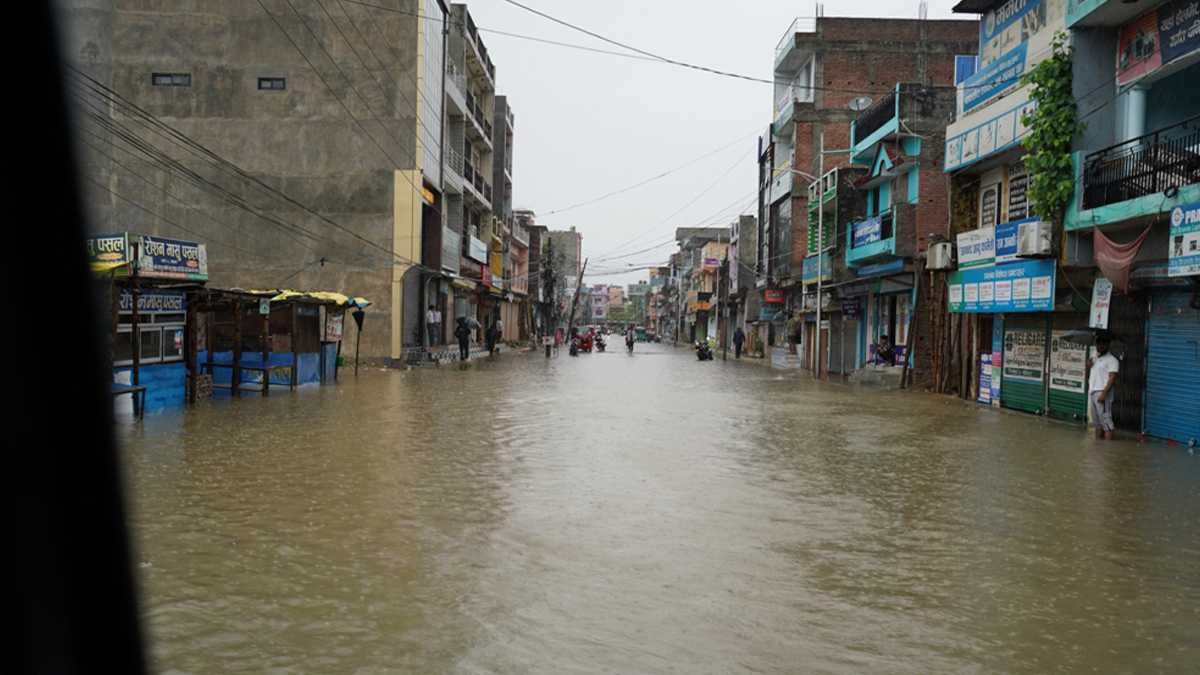 घरभित्र पसेको बाढीमा डुबेर शिशुको मृत्यु, युवक बेपत्ता