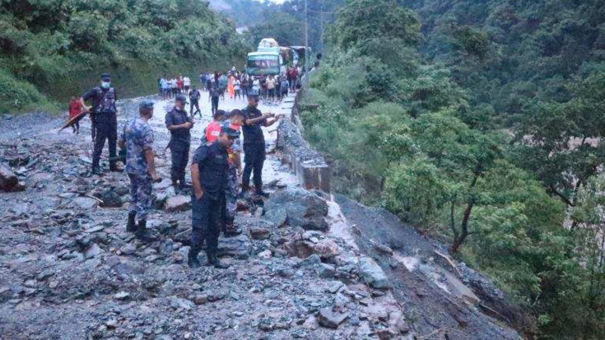 चितवन पहिरो अपडेट : बेपत्ता बसमा सवारमध्ये १७ यात्रुको नाम खुल्यो