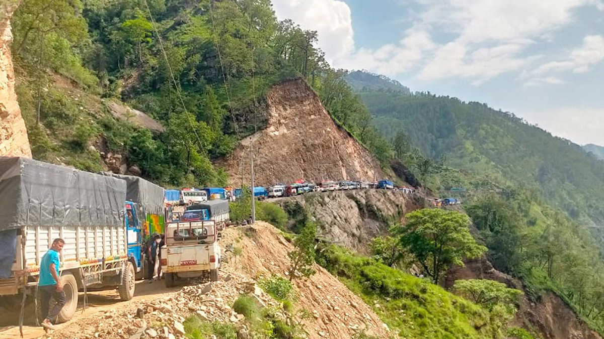 अवरूद्ध कर्णाली राजमार्ग खुल्यो