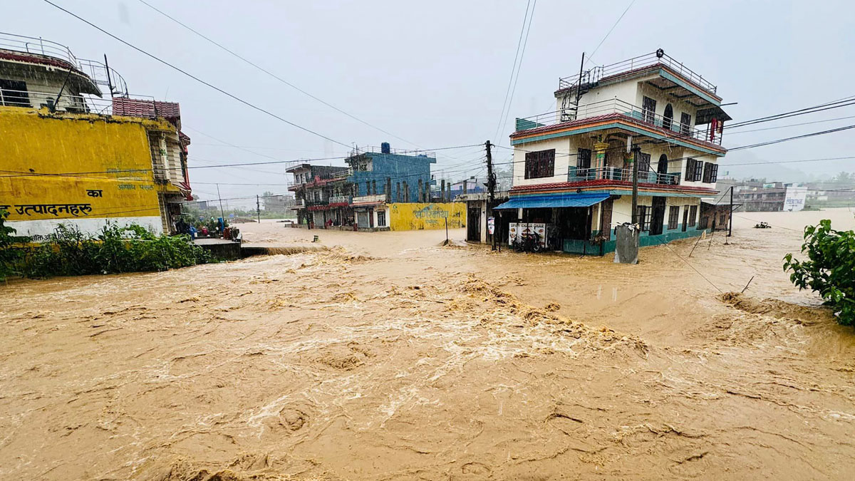 म्याग्दे खोलाको बाढीले घुम्तीका घर डुबानमा