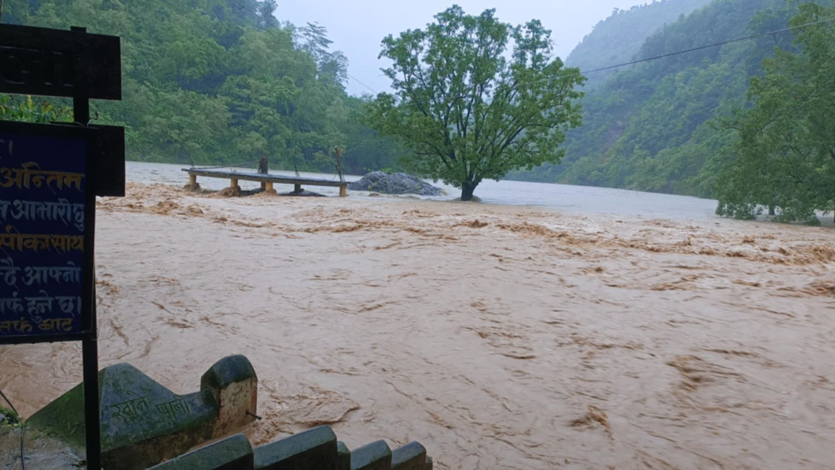 कालीगण्डकी र सेतीखोलामा जलसतह बढेपछि सेतीवेणी र शालिग्राम शिला डुबानमा