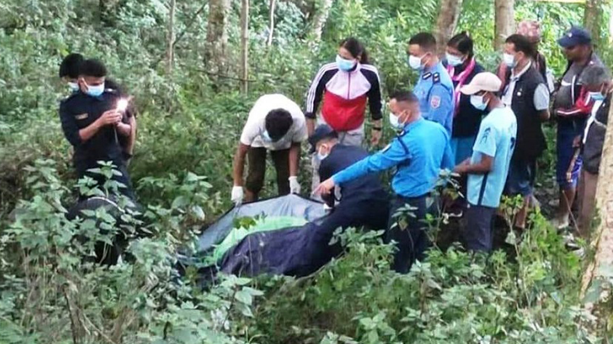 जंगलमा गाडिएको अवस्थामा मानव कङ्काल फेला