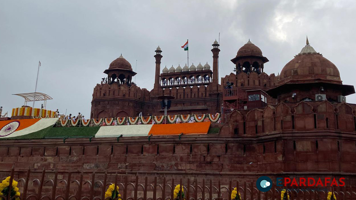 भारत स्वतन्त्रता दिवसमा प्रधानमन्त्री ओली र कांग्रेस सभापति देउवाको शुभकामना