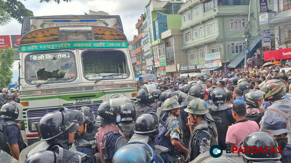 गट्ठाघरमा ट्रकले ठक्कर दिएर रोकिराखेको स्कुटरकी चालकको मृत्युपछि तनाव