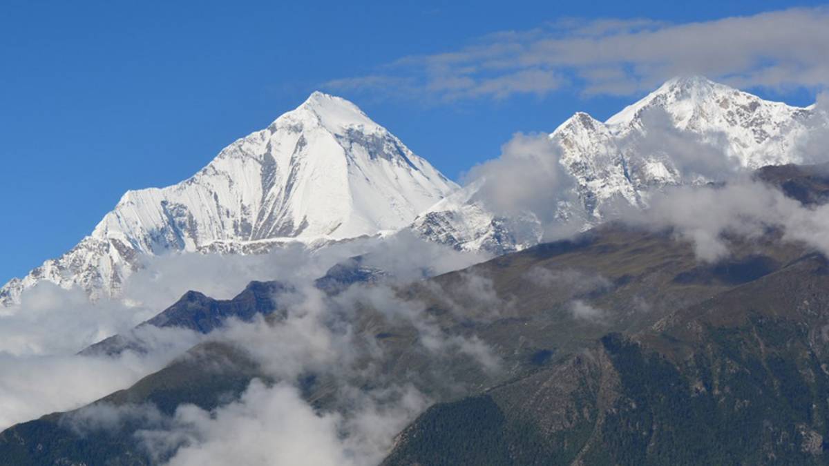 धौलागिरिमा ज्यान गुमाएका रसियन आरोहीको शव संकलन थालियो