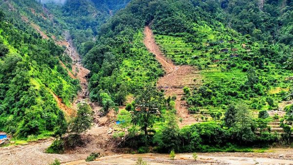 ‘अव्यवस्थित ग्रामीण सडकले गाउँको सुन्दरता बिगार्यो’