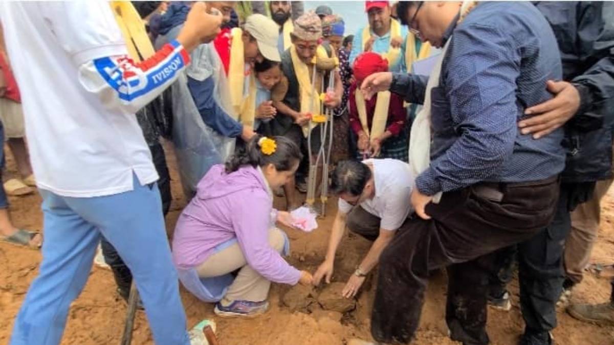 हेर्ने कथाका पात्र ‘प्रकाश तामाङ’ को घर निर्माण सुरु