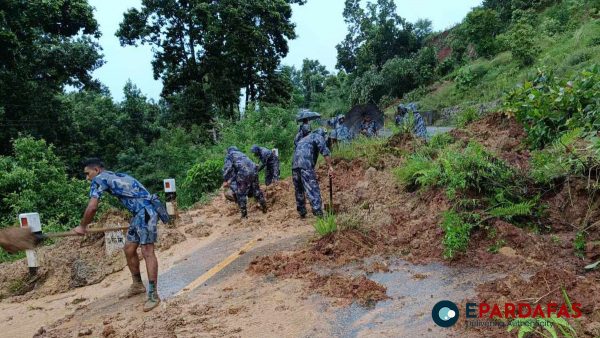 देशभरका यी राजमार्गमा पहिरो, आवागमन ठप्प