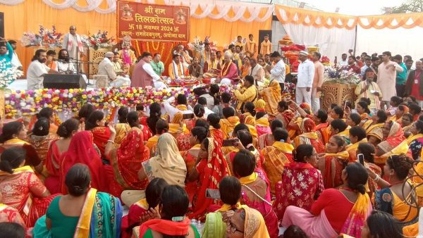 मुख्यमन्त्री सिंहद्वारा भारतीय पक्षलाई विवाहपञ्चमीको निम्तोपत्र हस्तान्तरण