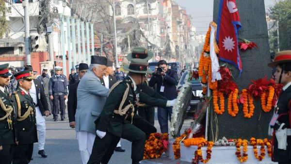 राष्ट्रपति पौडेलद्वारा पृथ्वीनारायण शाहको सालिकमा माल्यार्पण